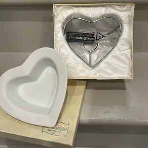 Heart shaped fondue set Never used